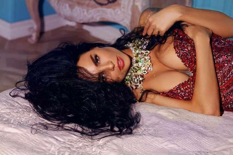 All dressed up waiting for you 🥰🥰🥰🥰
