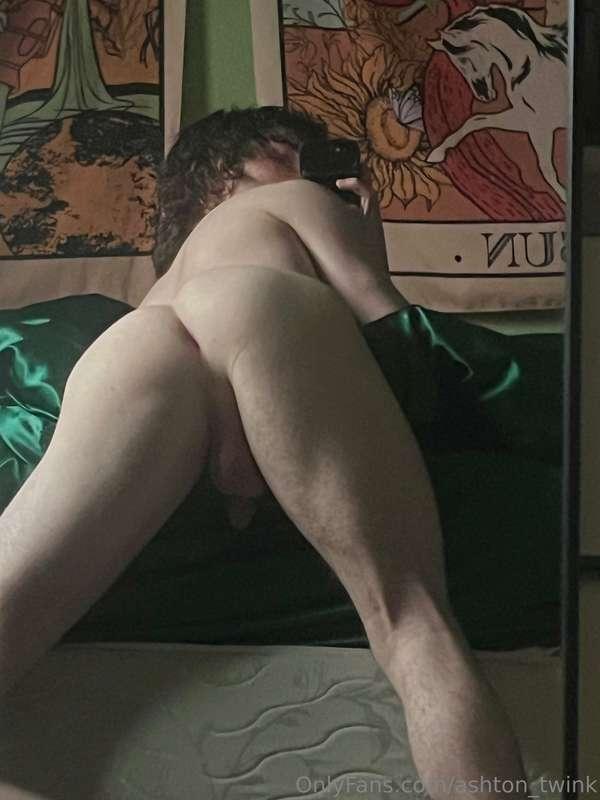 hope you’re hungry… ass is the only thing on the menu🍑🍑🍑
