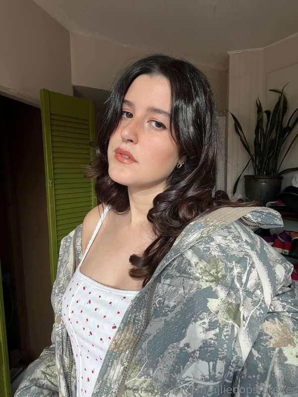 who wants to beta test the vid i took last night?