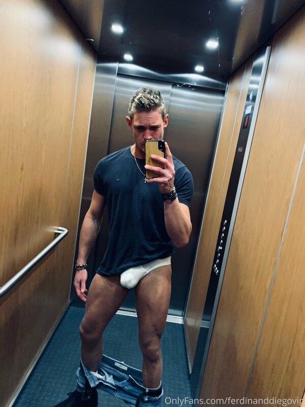 My pants just dropped again. ?? #bulge #legday #slide