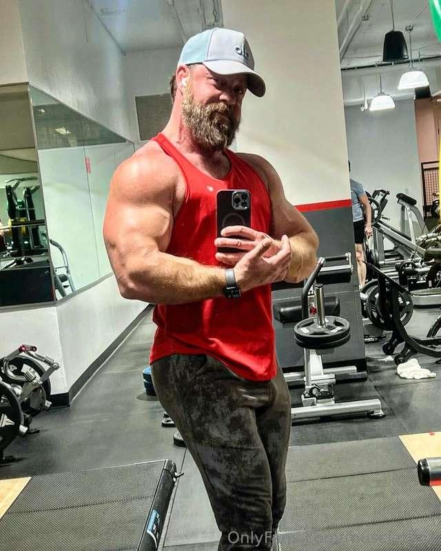 I swear my dicks getting bigger too… 🤔