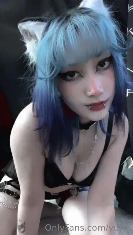 🖤Eyes are up here, silly🖤