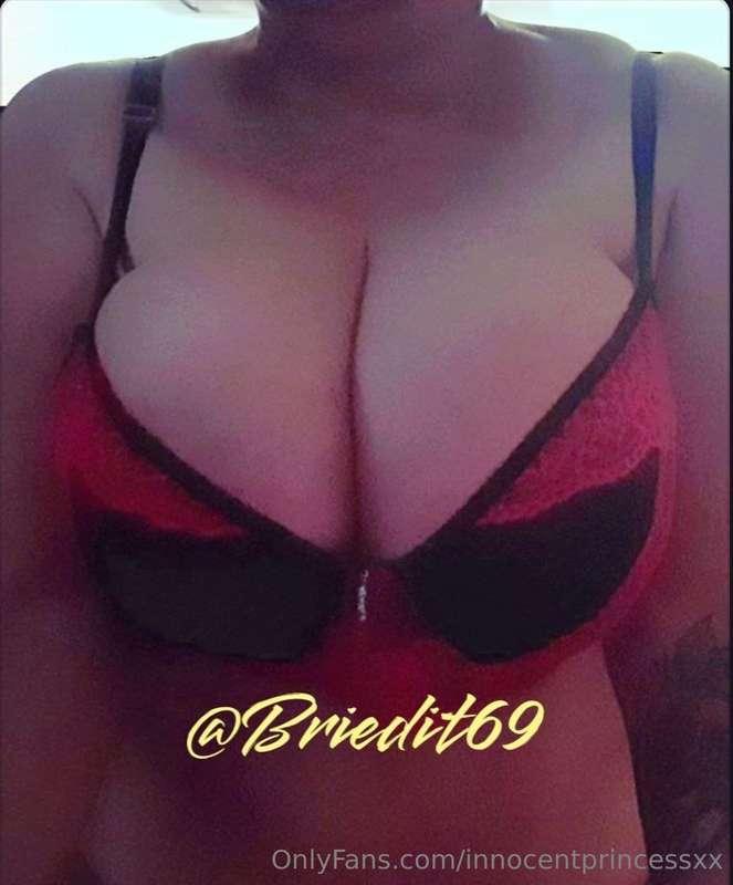 🎁 FREE 🎁 FREE 🎁 🎀@briedit69 🎀@briedit69 This hot Latina is l..