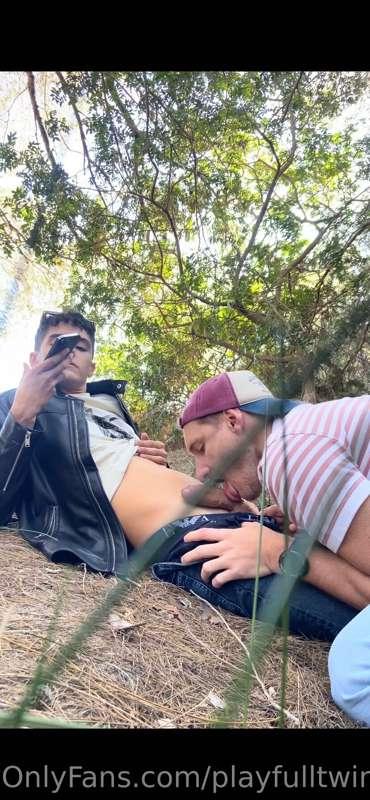 ughhhh fuck this is such a hot pic