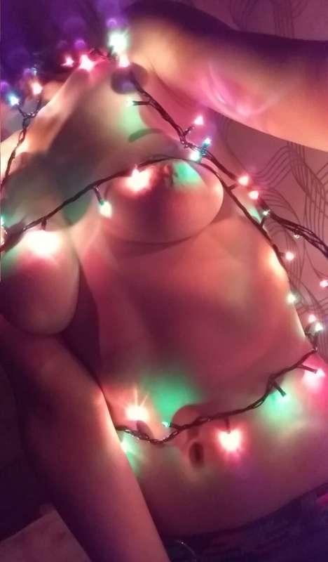 Do you wish I was your Christmas tree? 🎄 Hope everyone has h..