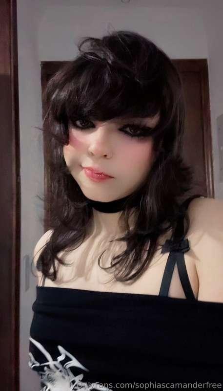 who wants a smooch😘
