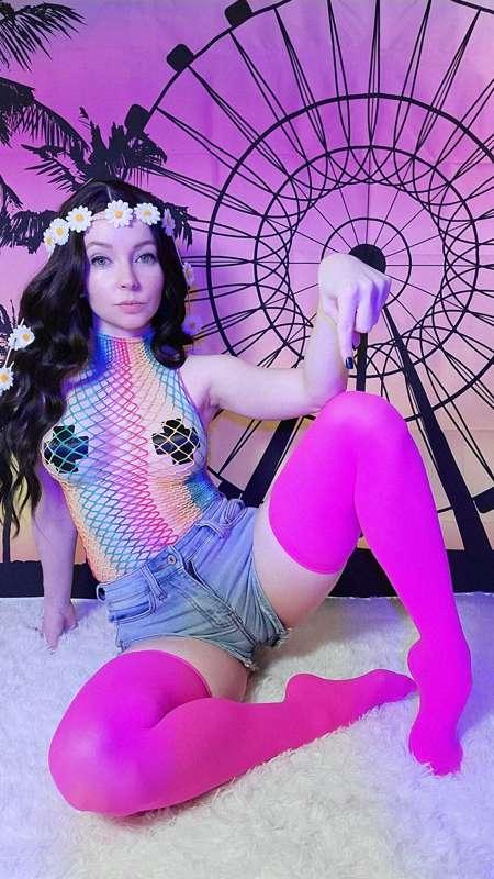 "Clean the Festival Slut, Cuck" photo set.
Which music festi..