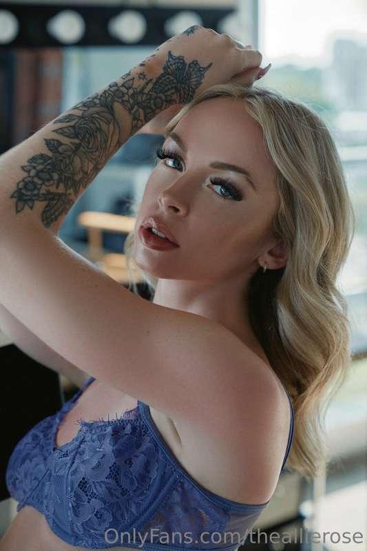 That pretty little face deserves to get fucked, don't u thin..