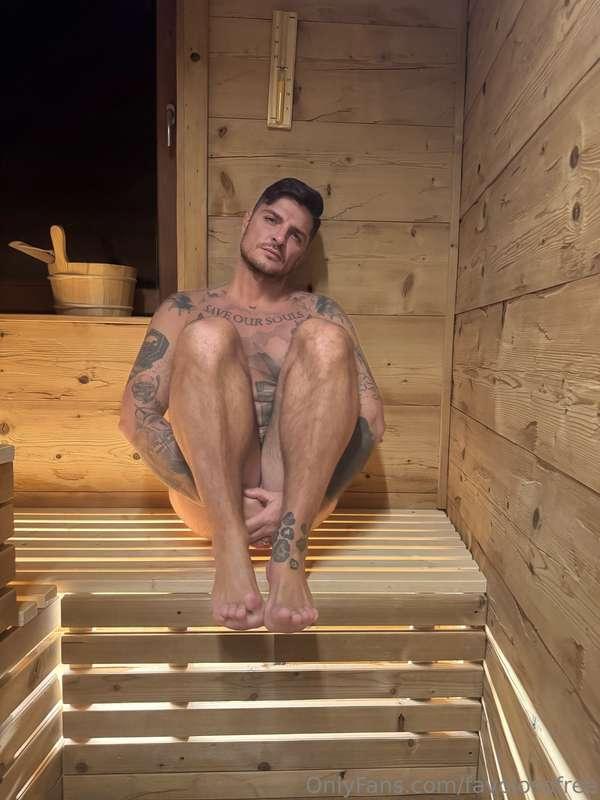 In questo sauna ne ho fatte di tutti i colori! DM se vuoi sb..