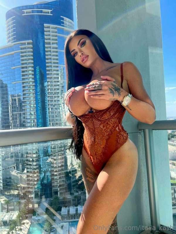 Stick it between my tits 🍆