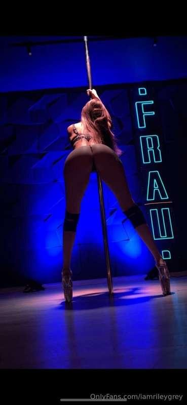 I know what you're looking at 😈