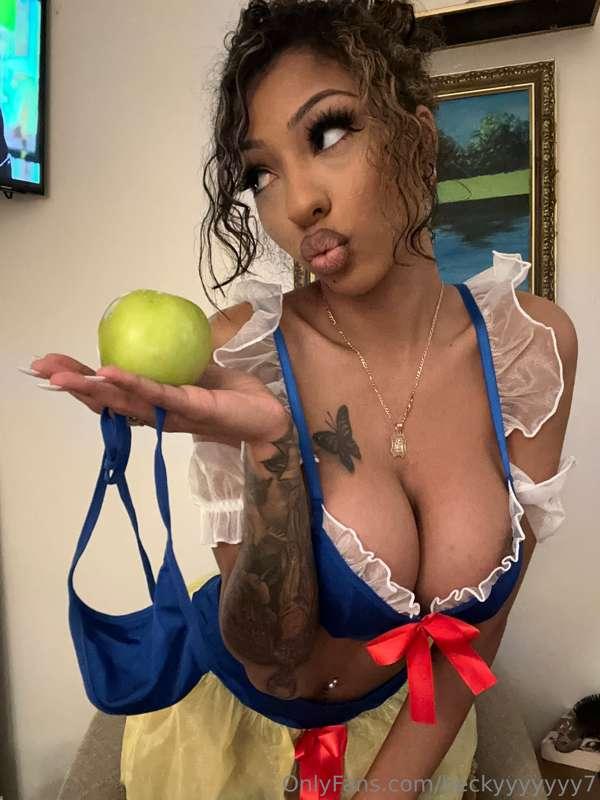 Merry Christmas everyone! 🥵🥵