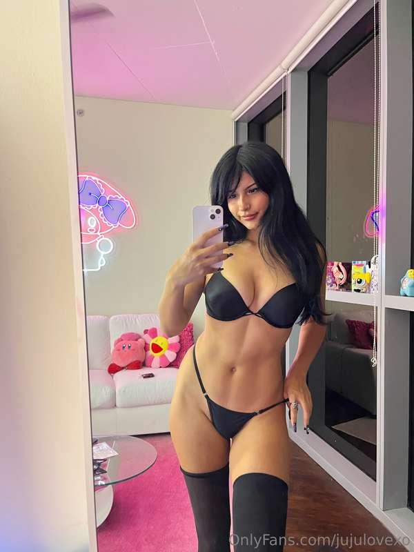 wyd if i invite you over and you walk in to me looking like ..