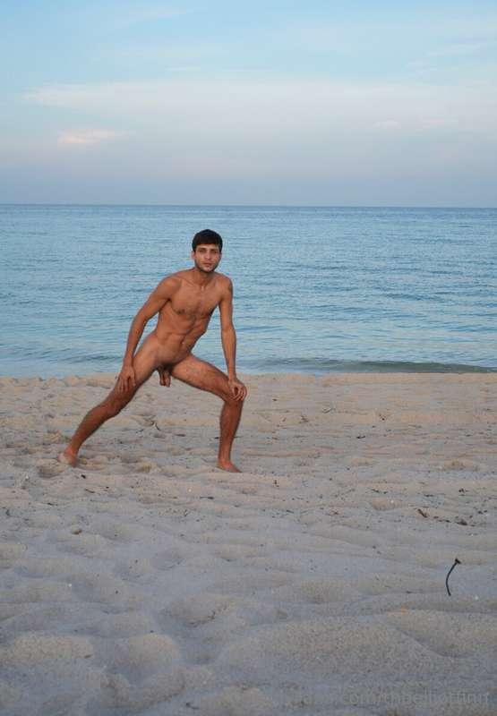 Imagine your at the beach and see me stretching 👀 🥵 