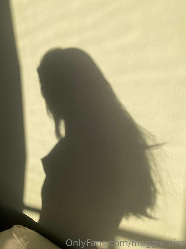 Morning shadow 🖤
Have a lovely Wednesday baby ☀️