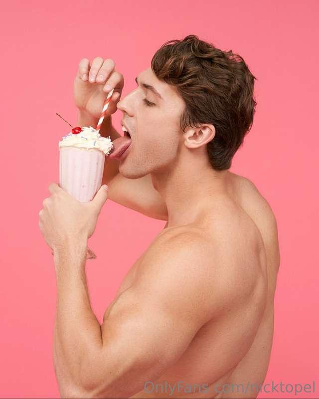 👅

My milkshake🥤brings EVERYONE to the yard! I can teach you..