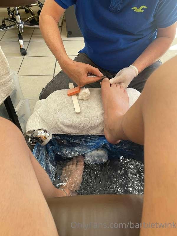 getting a pedicure who’s going to suck on them after? 😉😋