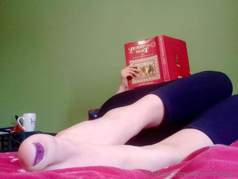 Do you know who wrote the book I'm holding? Get this one rig..