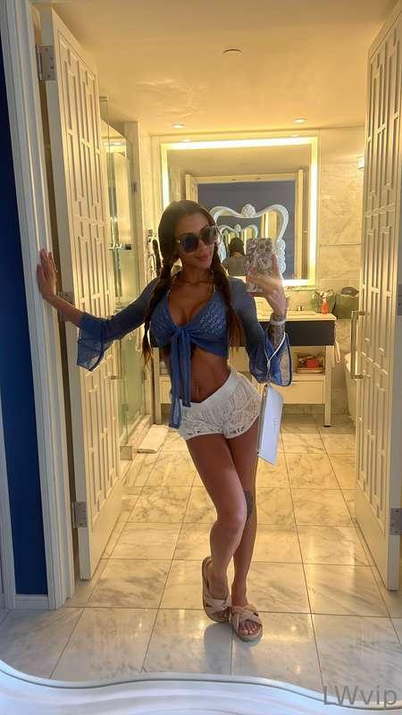 Here's a ***#Selfie*** for you 🔥 Why don't you go to the bat..