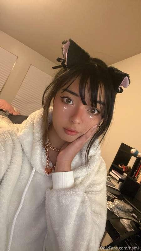 This jacket is so fluffy~!! 😍