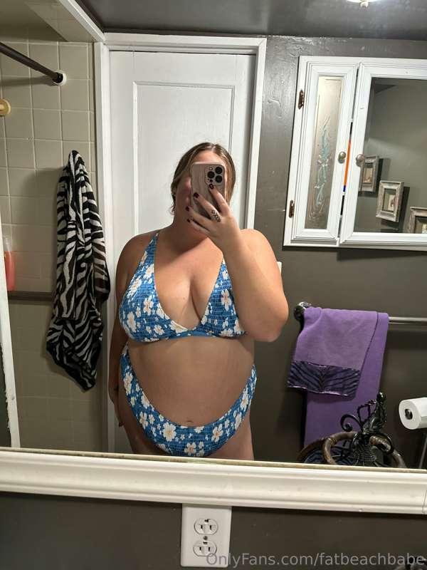 Difference between standing up vs sitting down. Which is you..