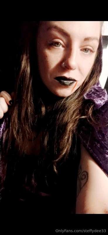 🎃 Happy Halloween 🎃 My treat for you is my full return.. so ..