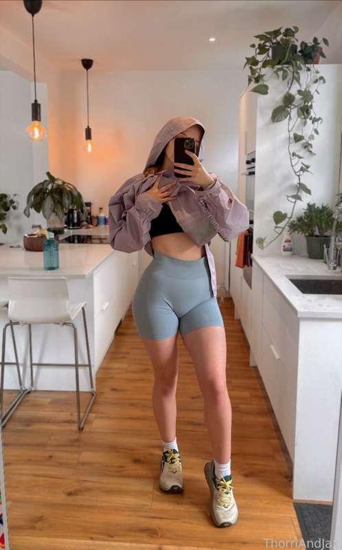 My fitness sucks so I’ve started running and damn it’s hard! 🥵 It's embarrassing how quickly I need to stop, so here I am going out this morning even when it’s raining! Cheer me on and tell me I can do it lol that way I might be able to go more than 10 mins without a rest 🙈

Honestly though I think I’m gonna start swimming again instead 😂
