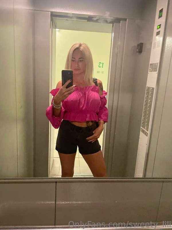 I don't think you'd mind.

being stuck in an elevator with m..