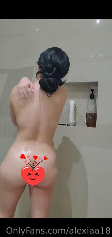 Join me in the shower and help me get clean 😈💦