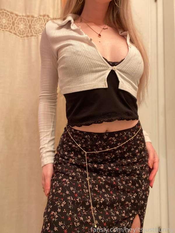 Do I look pretty going out tonight? 

#fyp #tits #pierced #piercedtits #piercednipples #sexy #tease #blonde #sex #fucking #petite #fashion #pretty #blonde 