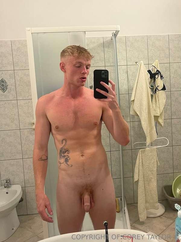 Who likes a soft cock 😋