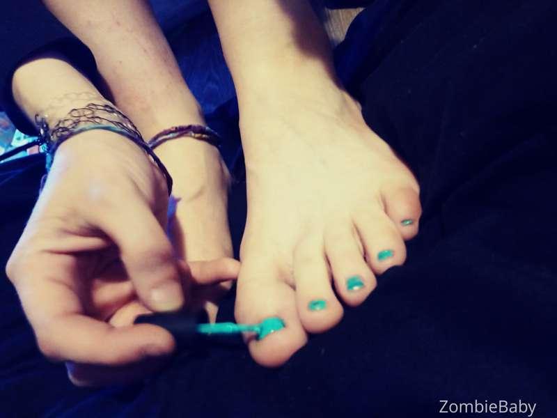 For my lovely subscribers who love my feet. 
These are for y..