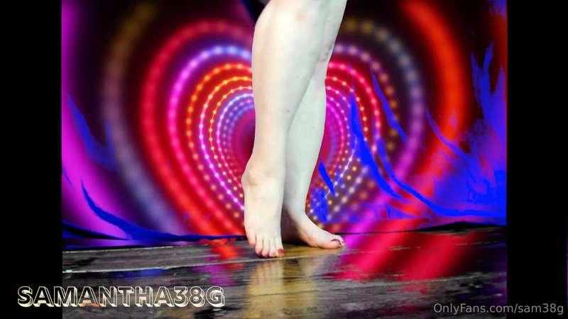 Happy Valentine's Day to all my foot fetish & high Heel love..