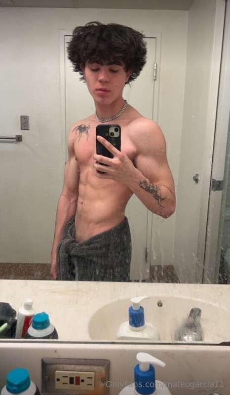 I could use your hand to remove this towel😉