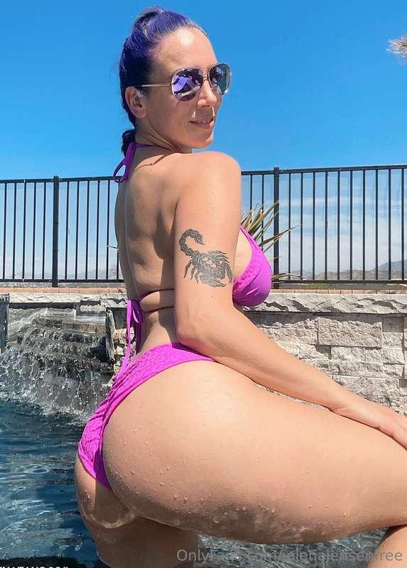 Summer booty! 💕 @jelenajensen