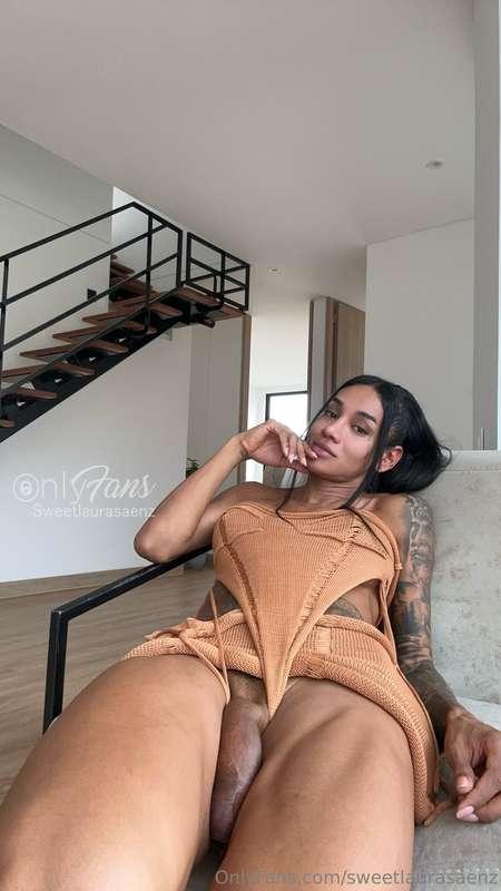 my first photos in my new apartment 😁 It's still empty but I..