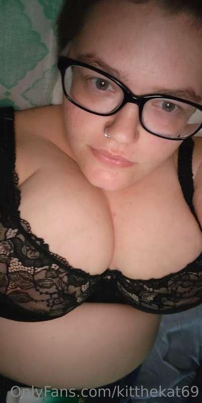 Tell me if you want mamí to pop em out 😏😉🤫