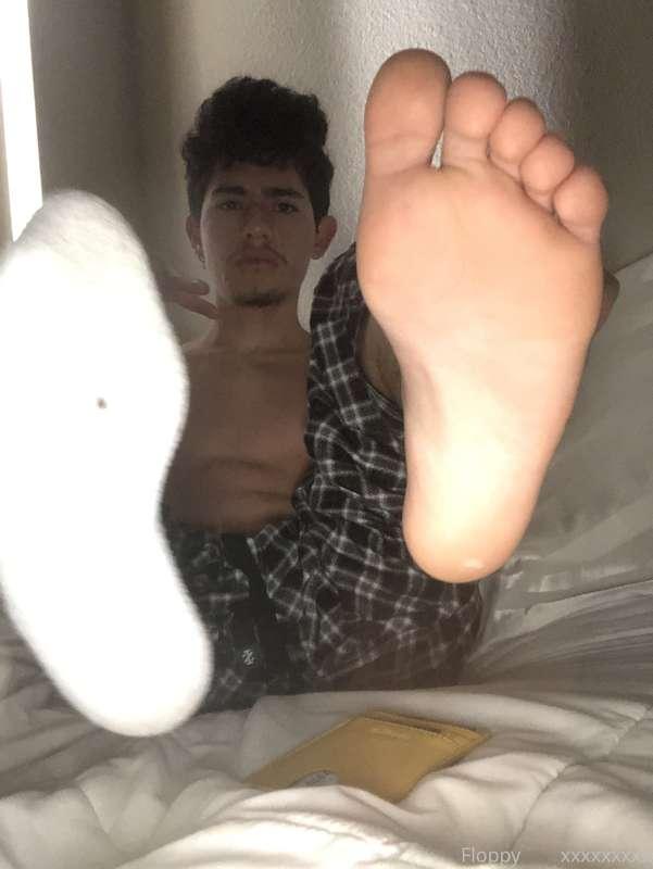 Requested feet pics 😈
