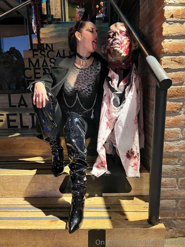 Ayer en el Halloween de Playboy México 🎃Obvio ya verán la so..