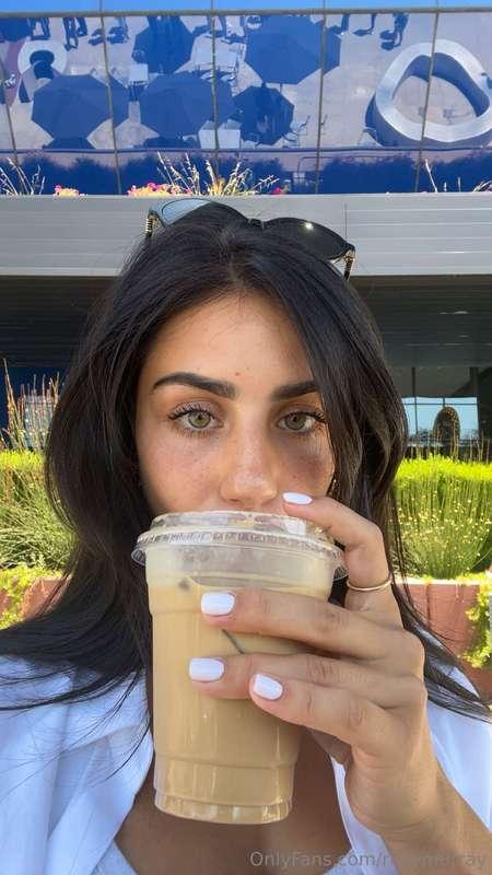 serving looks and lattes😽