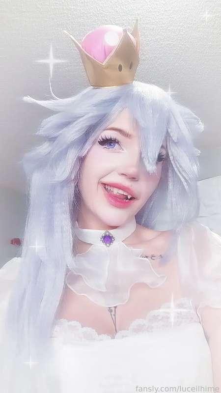 You caught Boosette lurking around in the halls early this morning 👻 lil spicy clip with cute faces and tounge 

#cosplay #boosette #cute #tounge #anime #nerdy