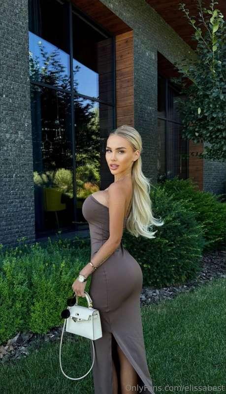 Where would you invite me in this dress? 🌺😻