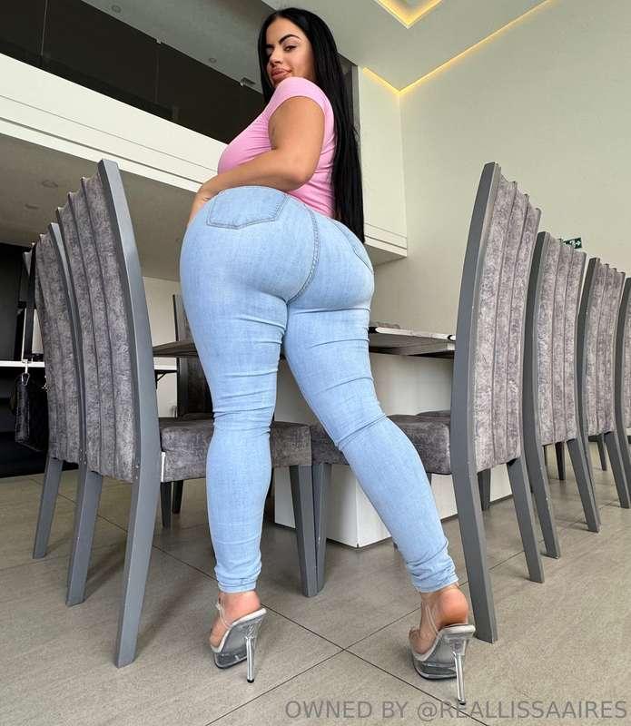 Do you like my outfit?😍😍