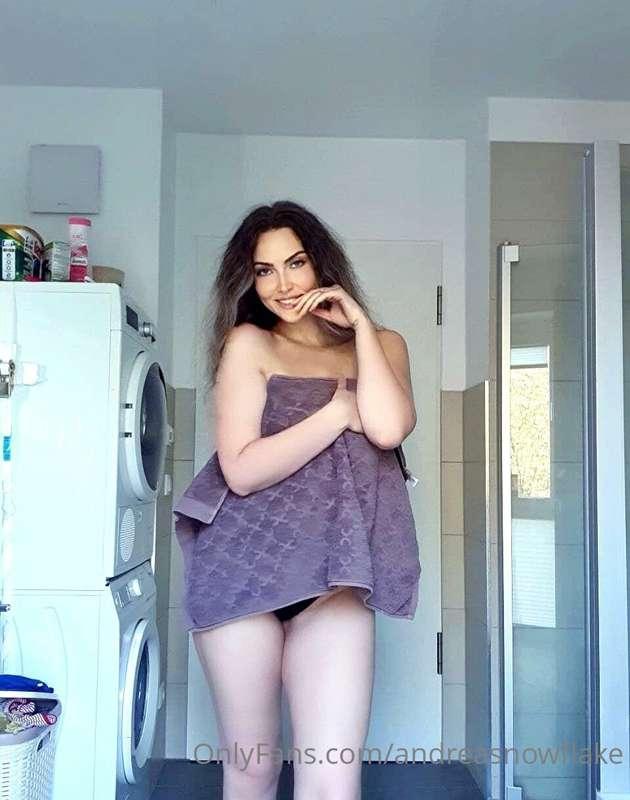 It would be such a shame if i accidentaly drop a towel right..