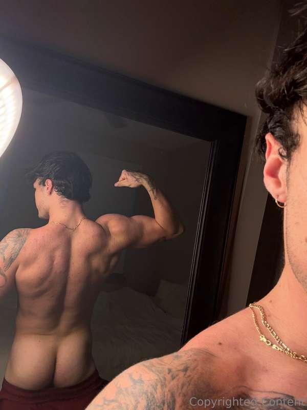 enjoy your dm’s today 💞 it’s discount saturday 🫣