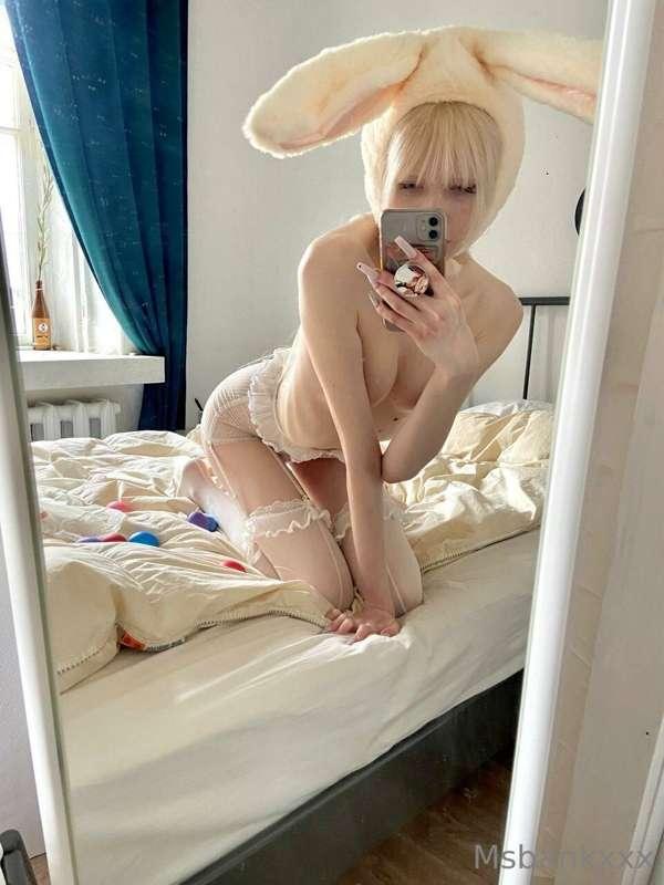 Do you like petite, pierced, alt girls? @highice wants to ma..