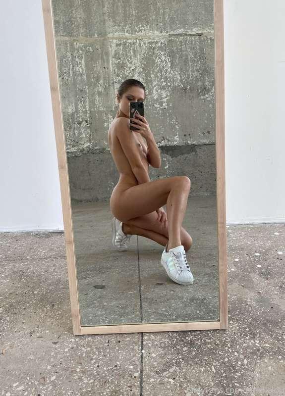 Naked mirror selfie, anyone?