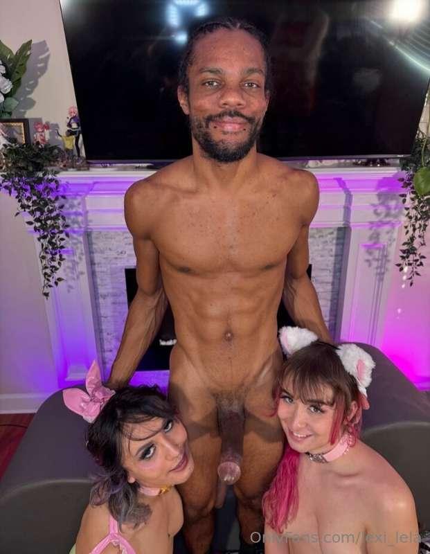 Biggest cock I've ever served 🤤 I bet y'all are gonna love t..