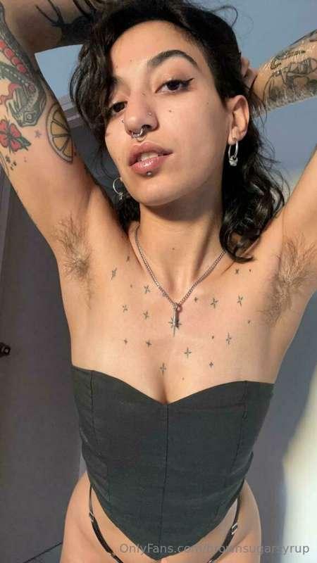 Good Monday my fellow subs!  DMs are open for custom request..