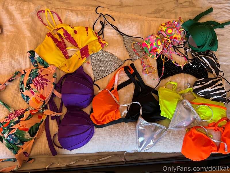 Who’s ready for a bikini jumping/jogging video wearing all t..